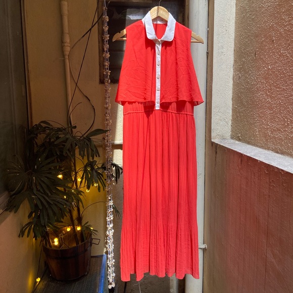 6️⃣5️⃣0️⃣ Pleated Long Dress. Size-L ( Can fit M too) - Picture 2 of 11